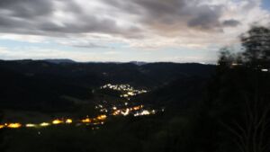 Dieses Bild zeigt eine Webcam-Aufnahme vom Achertal, aufgenommen am Samstag, den 29.08.2026 um 02:00 Uhr. Die Temperatur betrug 15.1°C.
