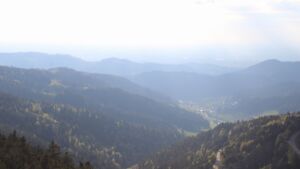 Dieses Bild zeigt eine Webcam-Aufnahme vom Achertal, aufgenommen am Dienstag, den 21.04.2026 um 18:40 Uhr. Die Temperatur betrug 5.1°C.