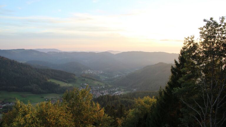 Dieses Bild zeigt eine Webcam-Aufnahme vom Achertal, aufgenommen am Samstag, den 03.10.2026 um 18:50 Uhr. Die Temperatur betrug 19.4°C.