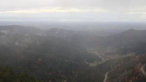 Dieses Bild zeigt eine Webcam-Aufnahme vom Achertal, aufgenommen am Sonntag, den 02.11.2025 um 08:40 Uhr. Die Temperatur betrug 5.8°C.