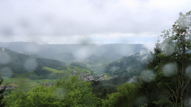 Dieses Bild zeigt eine Webcam-Aufnahme vom Achertal, aufgenommen am Donnerstag, den 14.05.2026 um 15:30 Uhr. Die Temperatur betrug 4.9°C.