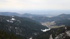 Dieses Bild zeigt eine Webcam-Aufnahme vom Achertal, aufgenommen am Mittwoch, den 14.01.2026 um 13:30 Uhr. Die Temperatur betrug 5.5°C.