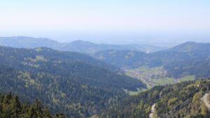 Dieses Bild zeigt eine Webcam-Aufnahme vom Achertal, aufgenommen am Mittwoch, den 22.04.2026 um 15:00 Uhr. Die Temperatur betrug 8.4°C.