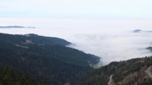 Dieses Bild zeigt eine Webcam-Aufnahme vom Achertal, aufgenommen am Montag, den 22.12.2025 um 11:40 Uhr. Die Temperatur betrug 8.8°C.