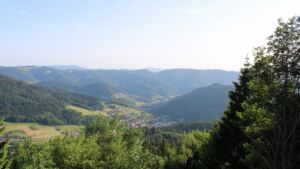 Dieses Bild zeigt eine Webcam-Aufnahme vom Achertal, aufgenommen am Samstag, den 30.05.2026 um 19:20 Uhr. Die Temperatur betrug 28.7°C.