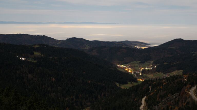 Dieses Bild zeigt eine Webcam-Aufnahme vom Achertal, aufgenommen am Freitag, den 07.11.2025 um 02:00 Uhr. Die Temperatur betrug 8.8°C.