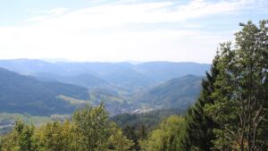 Dieses Bild zeigt eine Webcam-Aufnahme vom Achertal, aufgenommen am Mittwoch, den 30.09.2026 um 14:10 Uhr. Die Temperatur betrug 29.1°C.