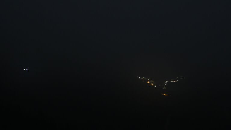 Dieses Bild zeigt eine Webcam-Aufnahme vom Achertal, aufgenommen am Dienstag, den 11.11.2025 um 05:30 Uhr. Die Temperatur betrug 5.1°C.