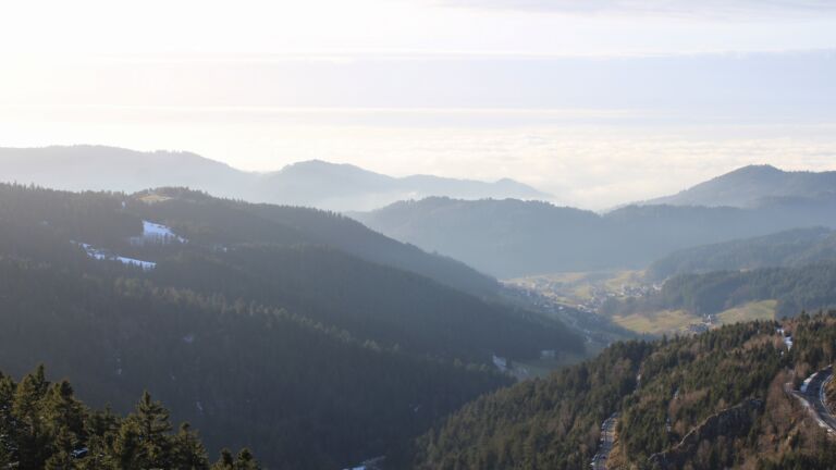 Dieses Bild zeigt eine Webcam-Aufnahme vom Achertal, aufgenommen am Samstag, den 31.01.2026 um 16:00 Uhr. Die Temperatur betrug 6.1°C.