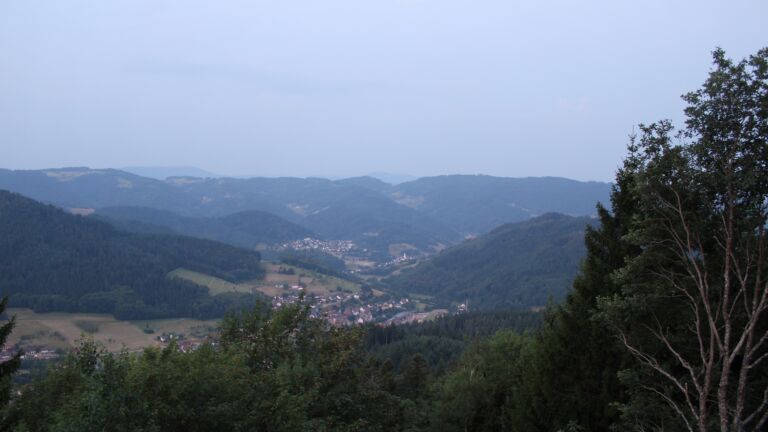 Dieses Bild zeigt eine Webcam-Aufnahme vom Achertal, aufgenommen am Freitag, den 31.07.2026 um 05:40 Uhr. Die Temperatur betrug 24.3°C.