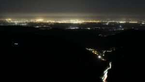 Dieses Bild zeigt eine Webcam-Aufnahme vom Achertal, aufgenommen am Freitag, den 24.04.2026 um 04:40 Uhr. Die Temperatur betrug 7.9°C.