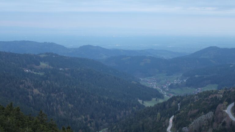 Dieses Bild zeigt eine Webcam-Aufnahme vom Achertal, aufgenommen am Donnerstag, den 16.04.2026 um 06:30 Uhr. Die Temperatur betrug 6.8°C.