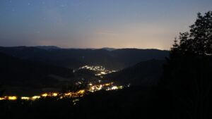 Dieses Bild zeigt eine Webcam-Aufnahme vom Achertal, aufgenommen am Freitag, den 19.06.2026 um 03:40 Uhr. Die Temperatur betrug 25.4°C.