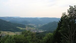 Dieses Bild zeigt eine Webcam-Aufnahme vom Achertal, aufgenommen am Montag, den 03.08.2026 um 20:10 Uhr. Die Temperatur betrug 31.4°C.