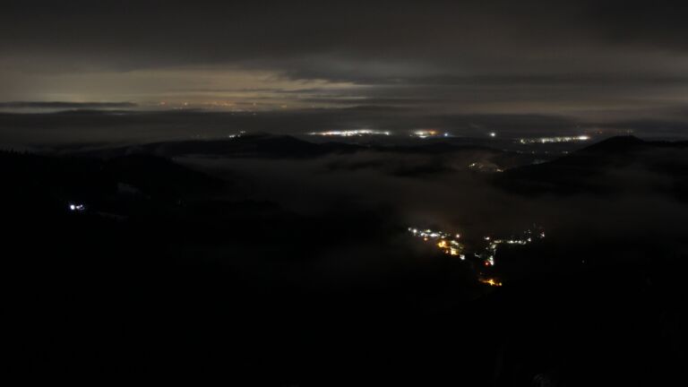 Dieses Bild zeigt eine Webcam-Aufnahme vom Achertal, aufgenommen am Mittwoch, den 28.01.2026 um 02:30 Uhr. Die Temperatur betrug 2.8°C.