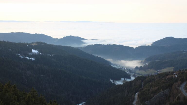 Dieses Bild zeigt eine Webcam-Aufnahme vom Achertal, aufgenommen am Dienstag, den 20.01.2026 um 16:30 Uhr. Die Temperatur betrug 7.8°C.