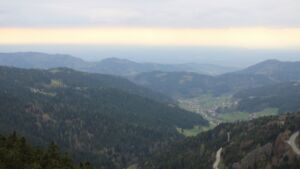 Dieses Bild zeigt eine Webcam-Aufnahme vom Achertal, aufgenommen am Mittwoch, den 15.04.2026 um 18:00 Uhr. Die Temperatur betrug 9.2°C.