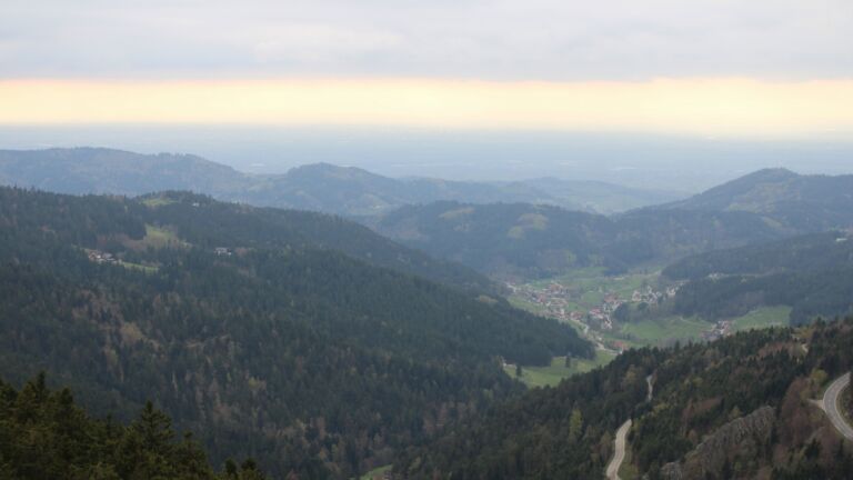 Dieses Bild zeigt eine Webcam-Aufnahme vom Achertal, aufgenommen am Mittwoch, den 15.04.2026 um 18:00 Uhr. Die Temperatur betrug 9.2°C.