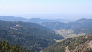 Dieses Bild zeigt eine Webcam-Aufnahme vom Achertal, aufgenommen am Dienstag, den 03.03.2026 um 13:00 Uhr. Die Temperatur betrug 10.4°C.