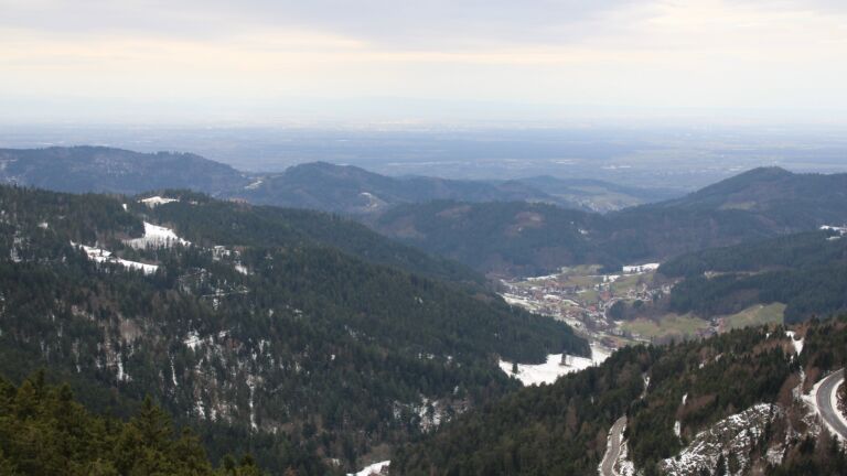 Dieses Bild zeigt eine Webcam-Aufnahme vom Achertal, aufgenommen am Mittwoch, den 14.01.2026 um 10:40 Uhr. Die Temperatur betrug 5.1°C.