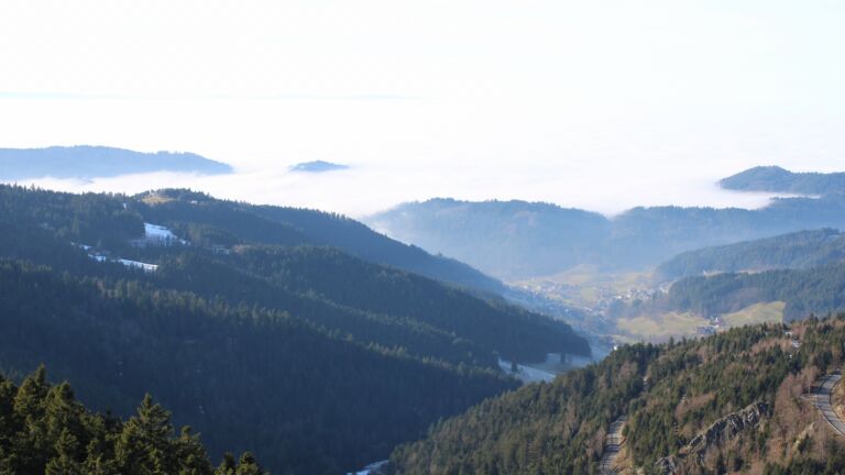 Dieses Bild zeigt eine Webcam-Aufnahme vom Achertal, aufgenommen am Montag, den 19.01.2026 um 14:00 Uhr. Die Temperatur betrug 8.1°C.