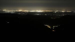 Dieses Bild zeigt eine Webcam-Aufnahme vom Achertal, aufgenommen am Donnerstag, den 18.09.2025 um 03:00 Uhr. Die Temperatur betrug 12°C.