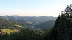 Dieses Bild zeigt eine Webcam-Aufnahme vom Achertal, aufgenommen am Freitag, den 10.07.2026 um 20:40 Uhr. Die Temperatur betrug 25.8°C.