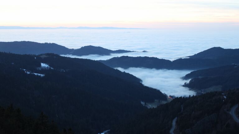 Dieses Bild zeigt eine Webcam-Aufnahme vom Achertal, aufgenommen am Mittwoch, den 21.01.2026 um 17:30 Uhr. Die Temperatur betrug 4°C.