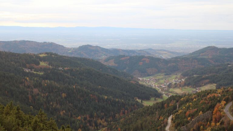 Dieses Bild zeigt eine Webcam-Aufnahme vom Achertal, aufgenommen am Mittwoch, den 29.10.2025 um 16:20 Uhr. Die Temperatur betrug 11.3°C.