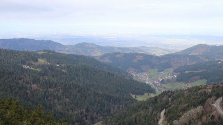 Dieses Bild zeigt eine Webcam-Aufnahme vom Achertal, aufgenommen am Montag, den 06.04.2026 um 09:20 Uhr. Die Temperatur betrug 8.2°C.