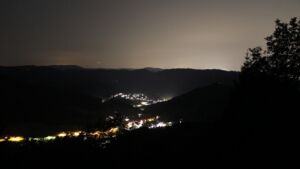 Dieses Bild zeigt eine Webcam-Aufnahme vom Achertal, aufgenommen am Sonntag, den 26.07.2026 um 03:40 Uhr. Die Temperatur betrug 18.6°C.