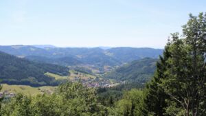 Dieses Bild zeigt eine Webcam-Aufnahme vom Achertal, aufgenommen am Freitag, den 24.07.2026 um 14:20 Uhr. Die Temperatur betrug 25.9°C.