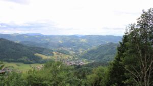 Dieses Bild zeigt eine Webcam-Aufnahme vom Achertal, aufgenommen am Donnerstag, den 11.06.2026 um 13:20 Uhr. Die Temperatur betrug 10.1°C.
