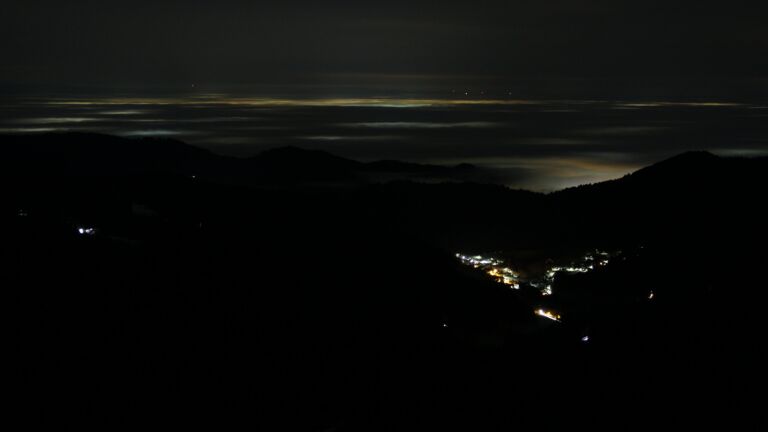 Dieses Bild zeigt eine Webcam-Aufnahme vom Achertal, aufgenommen am Mittwoch, den 21.01.2026 um 04:30 Uhr. Die Temperatur betrug 6.1°C.