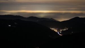 Dieses Bild zeigt eine Webcam-Aufnahme vom Achertal, aufgenommen am Freitag, den 23.01.2026 um 20:30 Uhr. Die Temperatur betrug 3.8°C.