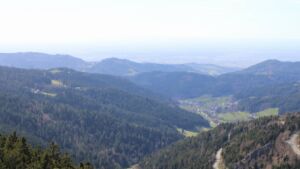 Dieses Bild zeigt eine Webcam-Aufnahme vom Achertal, aufgenommen am Montag, den 06.04.2026 um 16:00 Uhr. Die Temperatur betrug 11.2°C.