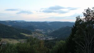 Dieses Bild zeigt eine Webcam-Aufnahme vom Achertal, aufgenommen am Samstag, den 22.08.2026 um 20:40 Uhr. Die Temperatur betrug 15.4°C.