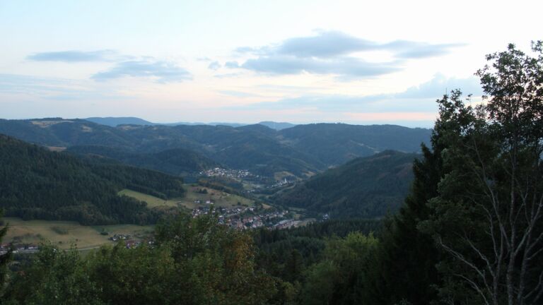 Dieses Bild zeigt eine Webcam-Aufnahme vom Achertal, aufgenommen am Samstag, den 22.08.2026 um 20:40 Uhr. Die Temperatur betrug 15.4°C.