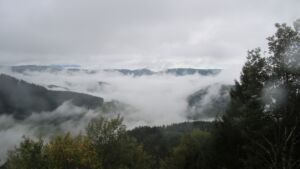 Dieses Bild zeigt eine Webcam-Aufnahme vom Achertal, aufgenommen am Sonntag, den 18.10.2026 um 09:20 Uhr. Die Temperatur betrug 5.6°C.
