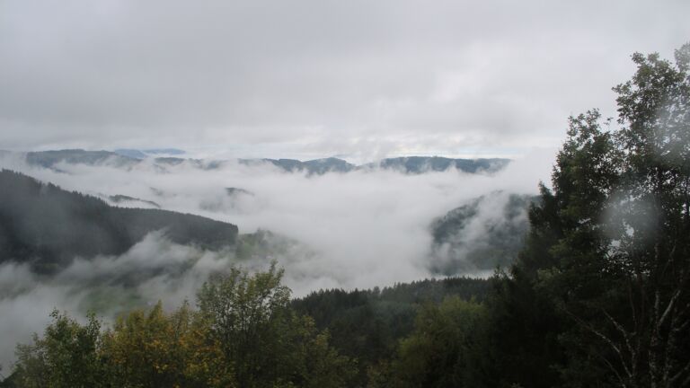 Dieses Bild zeigt eine Webcam-Aufnahme vom Achertal, aufgenommen am Sonntag, den 18.10.2026 um 09:20 Uhr. Die Temperatur betrug 5.6°C.
