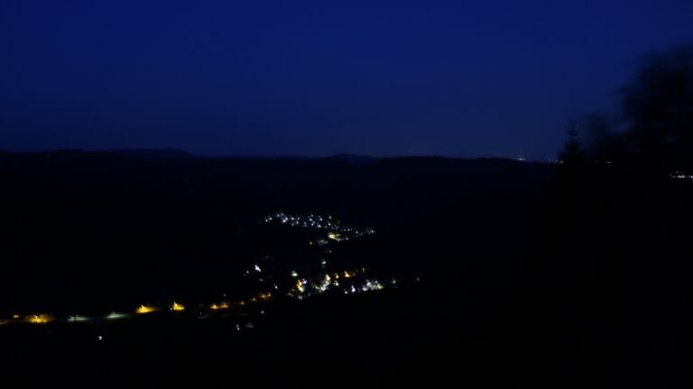Dieses Bild zeigt eine Webcam-Aufnahme vom Achertal, aufgenommen am Dienstag, den 21.07.2026 um 04:30 Uhr. Die Temperatur betrug 11.6°C.