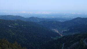 Dieses Bild zeigt eine Webcam-Aufnahme vom Achertal, aufgenommen am Samstag, den 25.04.2026 um 05:40 Uhr. Die Temperatur betrug 9.8°C.