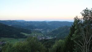 Dieses Bild zeigt eine Webcam-Aufnahme vom Achertal, aufgenommen am Dienstag, den 15.09.2026 um 07:10 Uhr. Die Temperatur betrug 17.5°C.