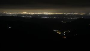 Dieses Bild zeigt eine Webcam-Aufnahme vom Achertal, aufgenommen am Dienstag, den 14.10.2025 um 00:30 Uhr. Die Temperatur betrug 6.2°C.