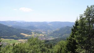 Dieses Bild zeigt eine Webcam-Aufnahme vom Achertal, aufgenommen am Donnerstag, den 25.06.2026 um 14:30 Uhr. Die Temperatur betrug 35.4°C.