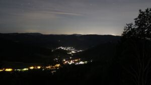 Dieses Bild zeigt eine Webcam-Aufnahme vom Achertal, aufgenommen am Mittwoch, den 08.07.2026 um 02:50 Uhr. Die Temperatur betrug 18.7°C.
