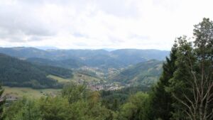 Dieses Bild zeigt eine Webcam-Aufnahme vom Achertal, aufgenommen am Freitag, den 28.08.2026 um 14:40 Uhr. Die Temperatur betrug 19.2°C.