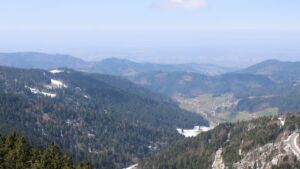 Dieses Bild zeigt eine Webcam-Aufnahme vom Achertal, aufgenommen am Donnerstag, den 02.04.2026 um 13:00 Uhr. Die Temperatur betrug 7.2°C.