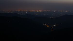 Dieses Bild zeigt eine Webcam-Aufnahme vom Achertal, aufgenommen am Samstag, den 14.06.2025 um 22:50 Uhr. Die Temperatur betrug 22.5°C.