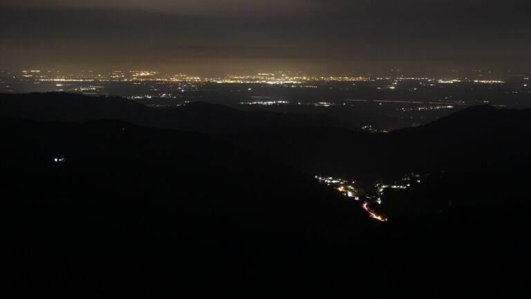 Dieses Bild zeigt eine Webcam-Aufnahme vom Achertal, aufgenommen am Samstag, den 11.04.2026 um 02:30 Uhr. Die Temperatur betrug 4.1°C.